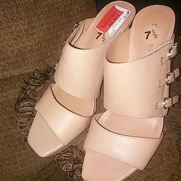 Heels by charles David - Picture 2 of 4